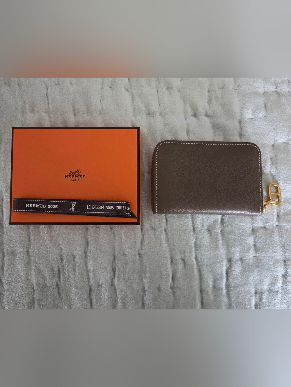 Hermes Chaine d'Ancre Zipengo cardholder